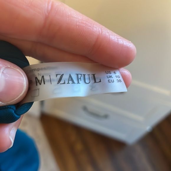 Zaful seamless bikini bottom. Size M. Worn a couple of times. Great condition! - Picture 4 of 5